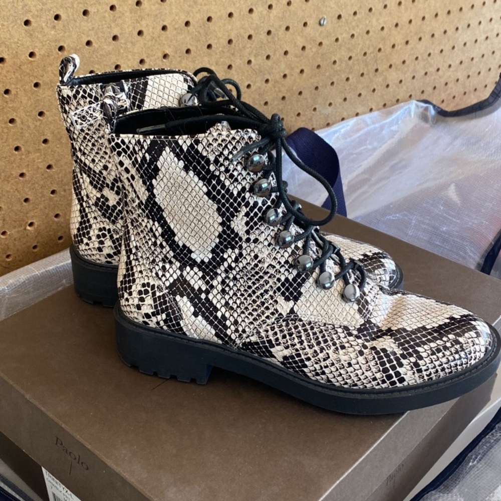 Paolo snakeskin print size 7